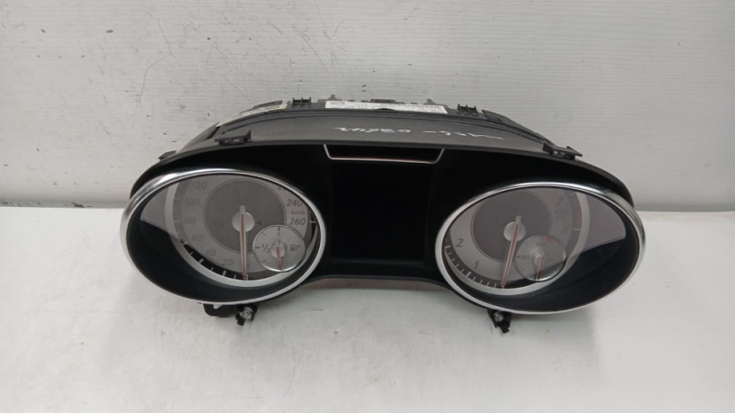 mercedes-benz-w156-gla250-2014-speedometer-instrument-cluster-big-1