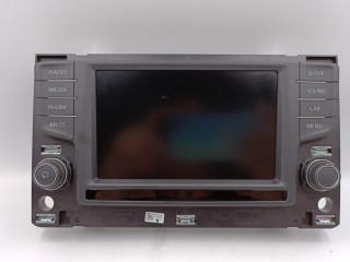 volkswagen-passat-b8-18-tfsi-2015-65-tv-display